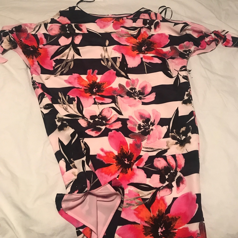 NWT Vincent camuto tie sleeves